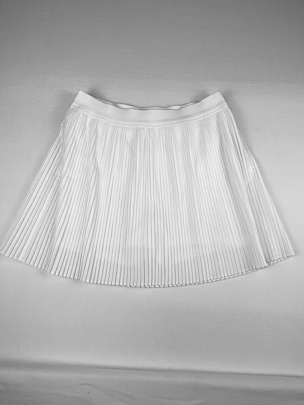 Gap fit Women's size medium White Pleated Skort